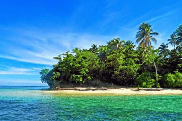 Eksplorasi Pulau-Pulau Cantik di Teluk Cenderawasih