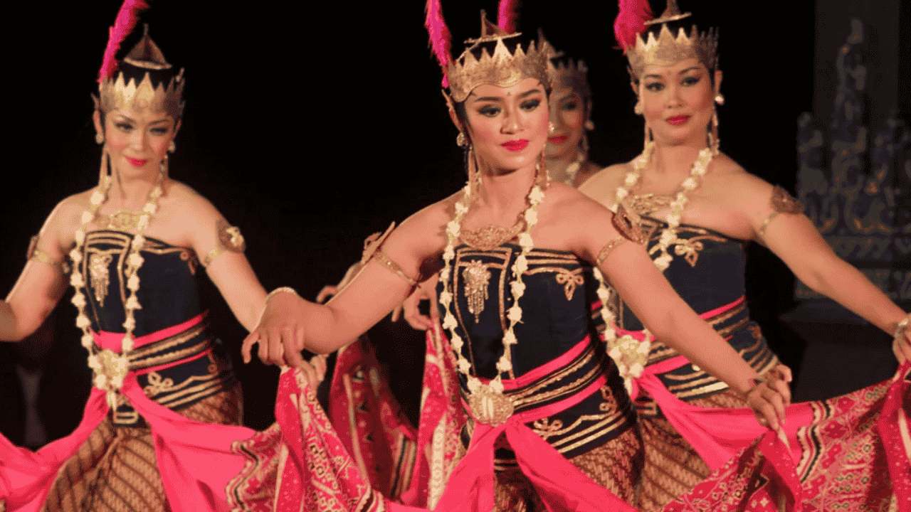 Komunitas Pelestari Tari Tradisional yang Terus Menari