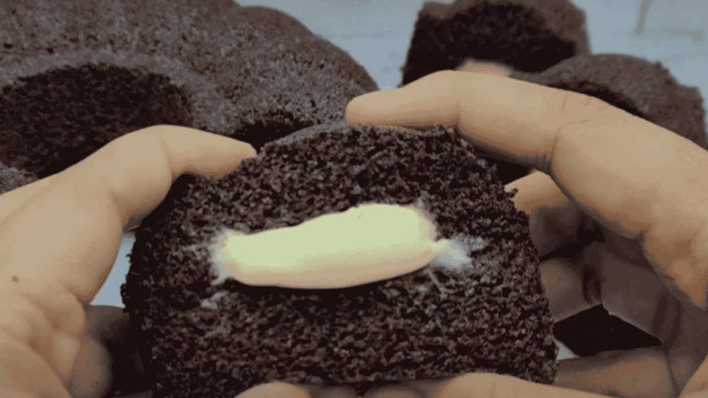 Mengenal Kelezatan Bolu Ketan Hitam Keju Lumer