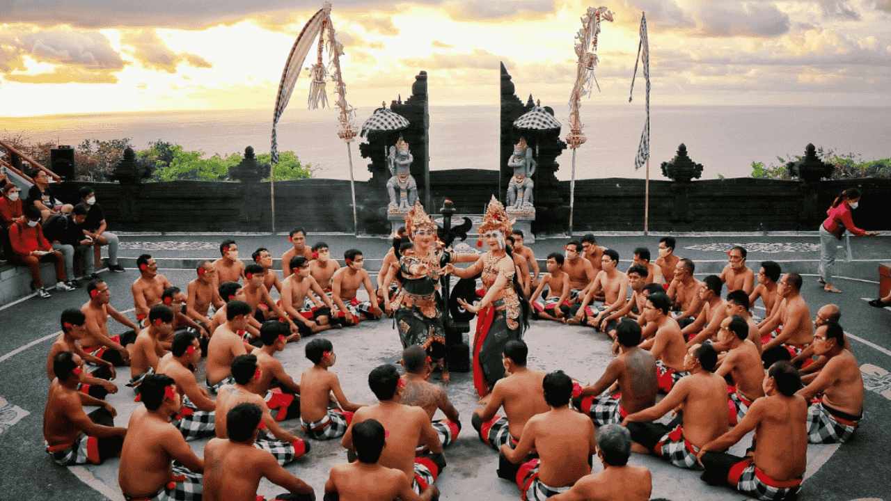 Tari Kecak Bukan Sekadar Tontonan, Tapi Warisan Budaya Bernilai Tinggi