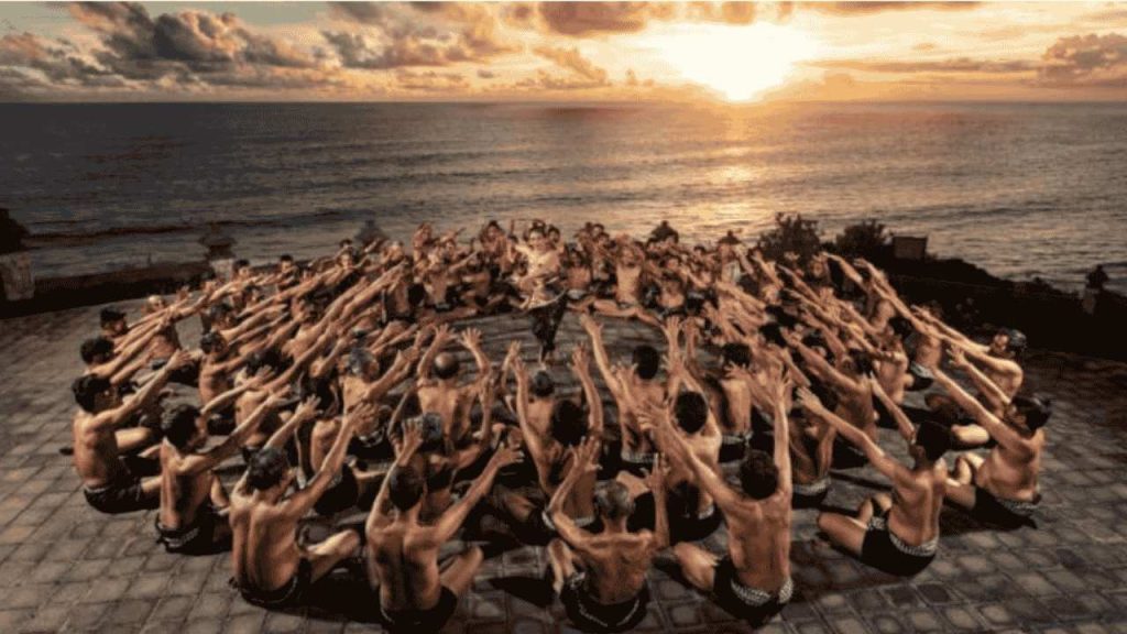 Tari Kecak Mengajarkan Kekompakan