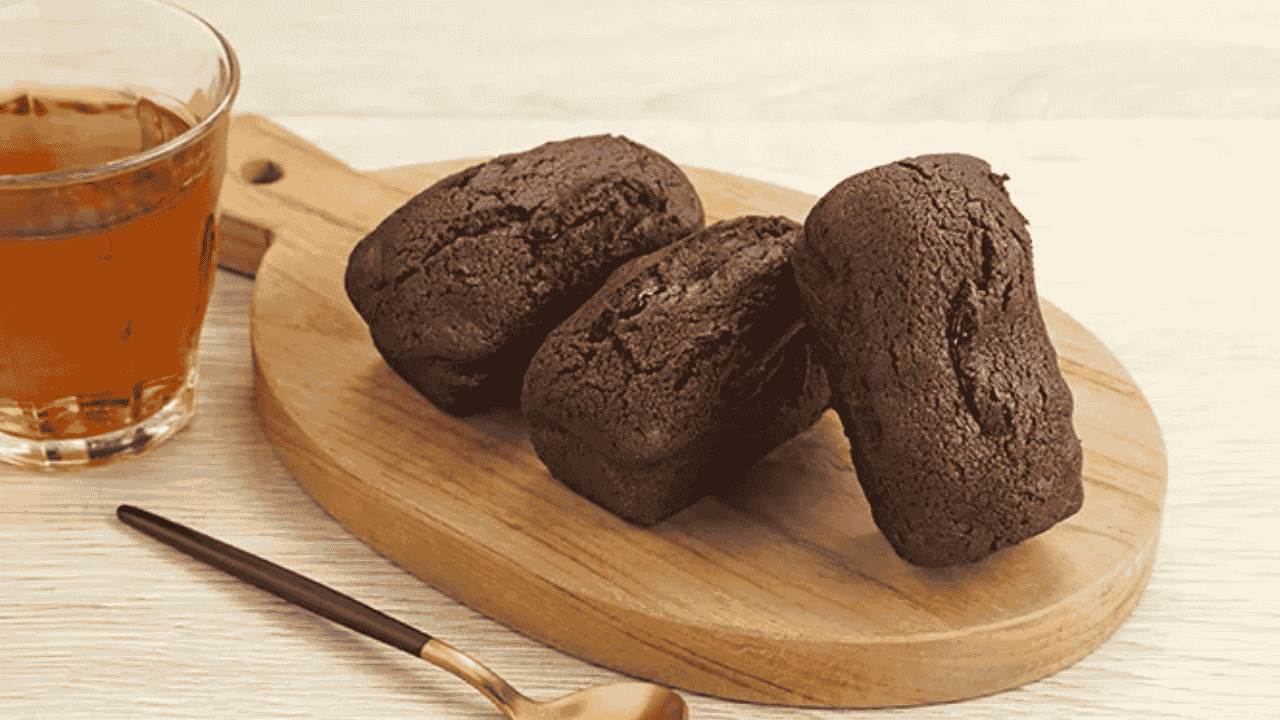 Nikmatnya Kue Balok Tekstur Lembut dengan Topping Kekinian