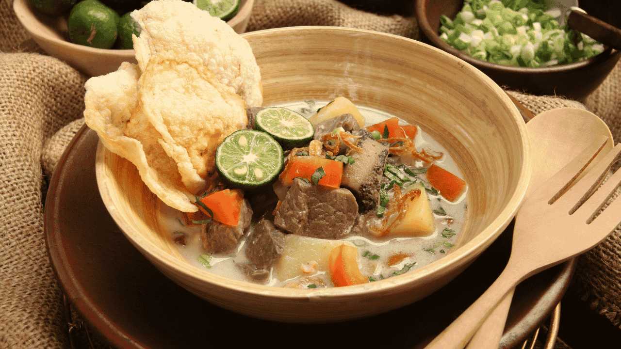 Soto Betawi, Kuah Gurih yang Bikin Nagih Setiap Suapan