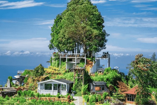 Menikmati Sunrise dan Sunset di Silancur