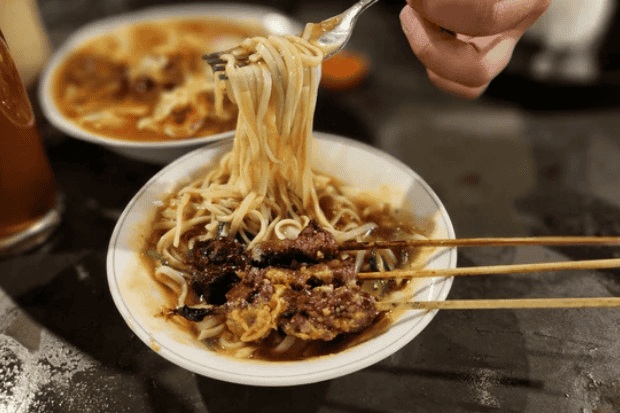 Cita Rasa Kuah Kental yang Bikin Nagih