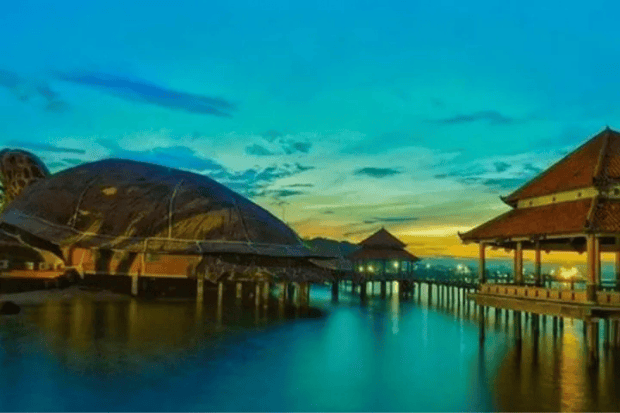 Daya Tarik Pantai Kartini yang Bikin Pengunjung Betah