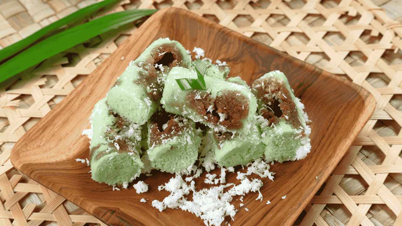 Kue Putu Jajanan Tradisional dengan Aroma manis yang Menggoda