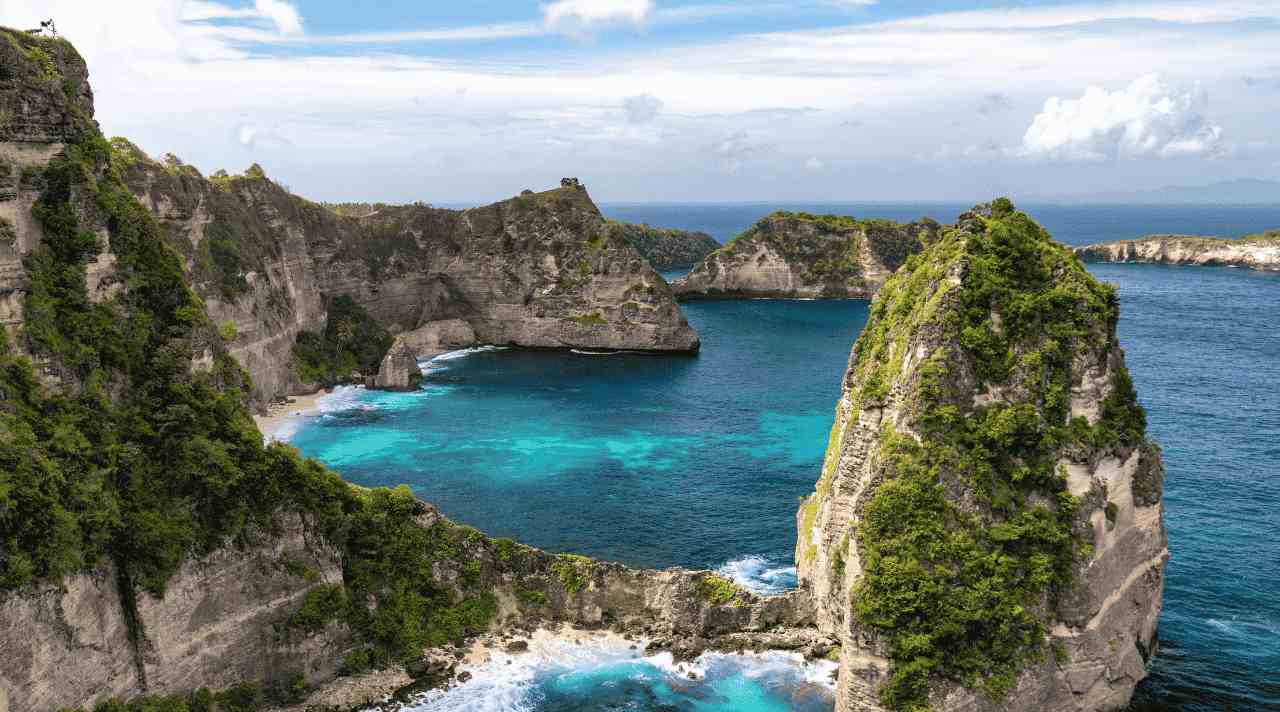 Pesona Nusa Penida Beach yang Sulit Dilupakan