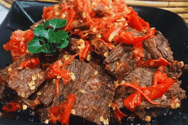 Sensasi Dendeng Batokok Khas Minang yang Bikin Nambah Terus