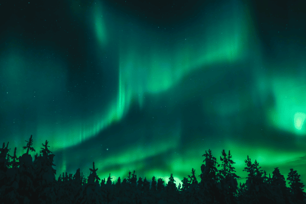 Aurora sebagai Pengingat Skala Alam