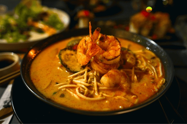 Cita Rasa Laksa Singapura yang Khas dan Berani