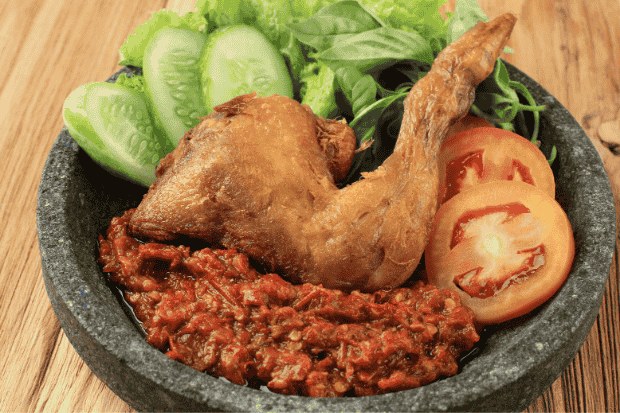 Daya Tarik Ayam Penyet Sambal Pedas