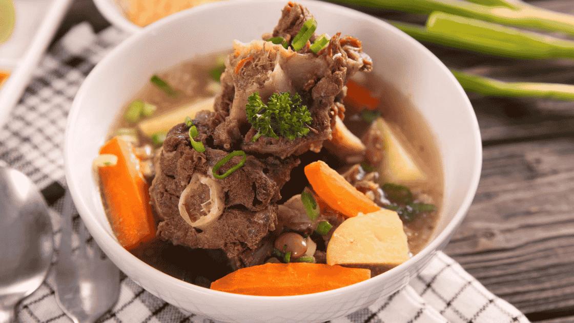 Sop Buntut Bening Gurih yang Selalu Jadi Andalan di Meja Makan