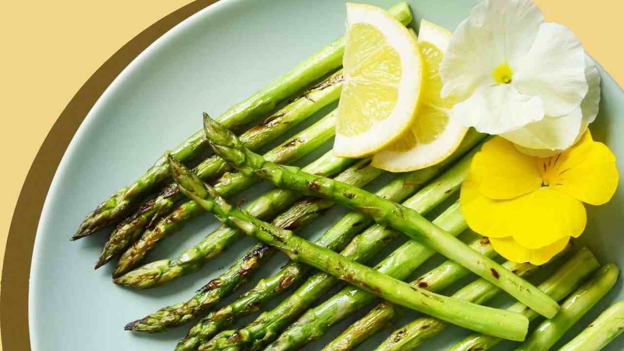 Asparagus hijau segar dengan kandungan nutrisi sehat